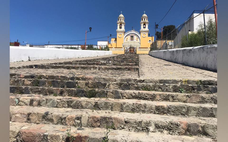 Escaleras del Cerrito de Guadalupe, trampa para vehículos en Cholula - El  Sol de Puebla | Noticias Locales, Policiacas, sobre México, Puebla y el  Mundo