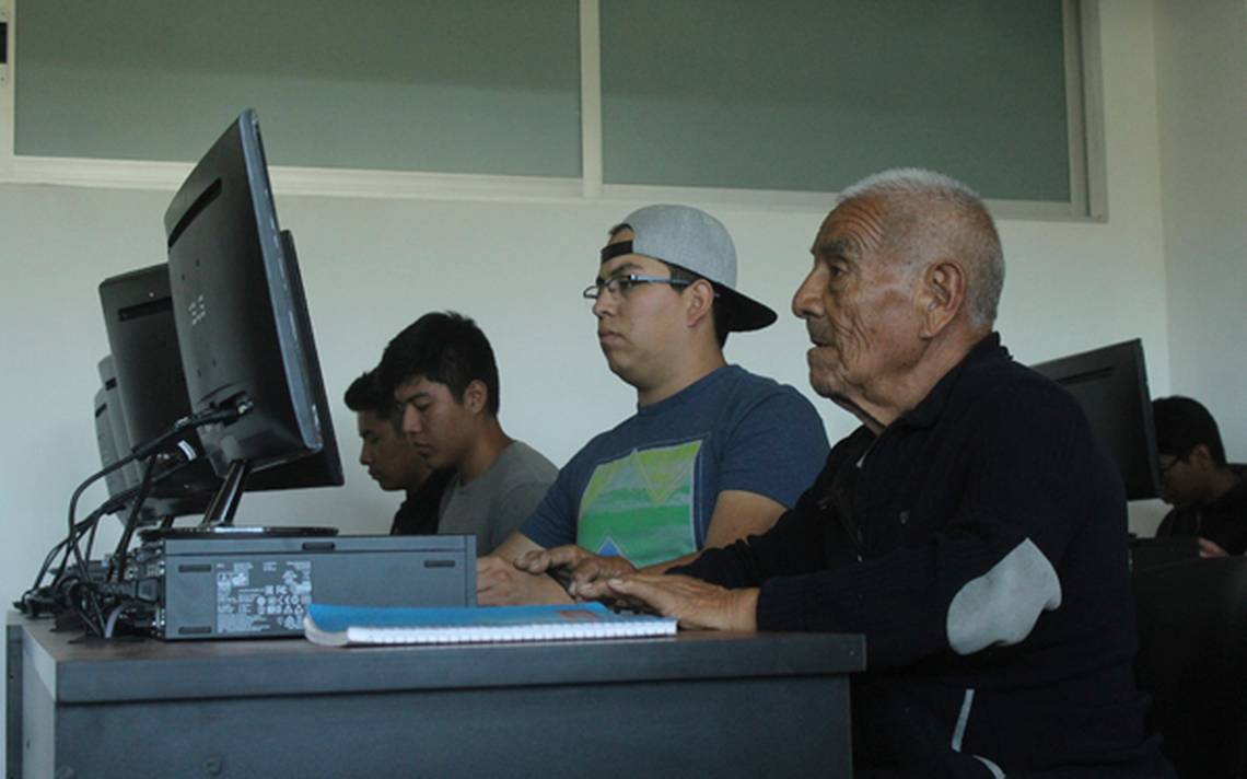 Es Don Felipe, tiene 80 años de edad y es alumno de ingeniería de la BUAP -  El Sol de Puebla | Noticias Locales, Policiacas, sobre México, Puebla y el  Mundo